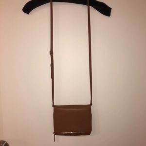 🆕 Vince Camuto Compact Crossbody Bag